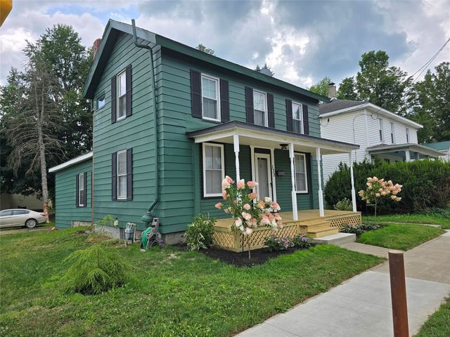 132 WATERFORD Street, Edinboro, PA 16412