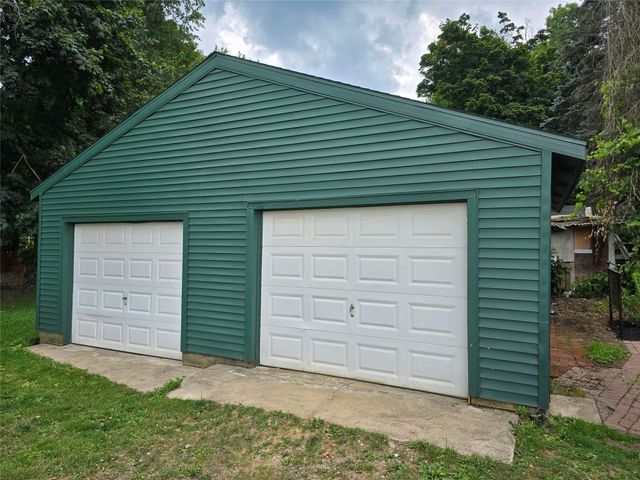 132 WATERFORD Street, Edinboro, PA 16412