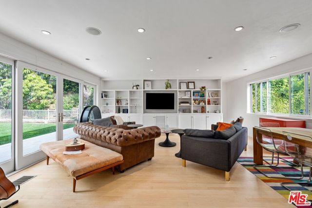 1862 Kimberly Lane, Los Angeles, CA 90049