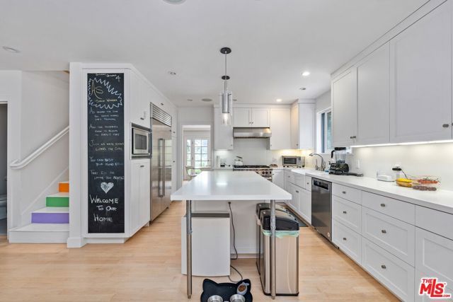 1862 Kimberly Lane, Los Angeles, CA 90049