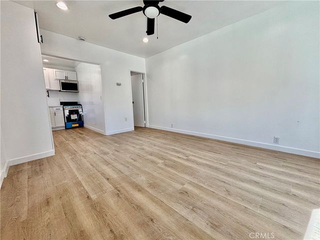 910 Acacia Avenue, Huntington Beach, CA 92648