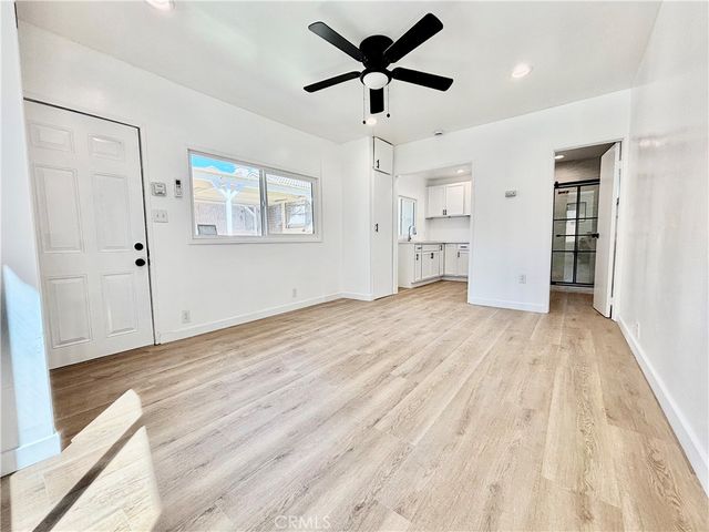 910 Acacia Avenue, Huntington Beach, CA 92648
