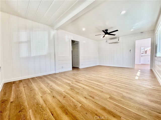 910 Acacia Avenue, Huntington Beach, CA 92648