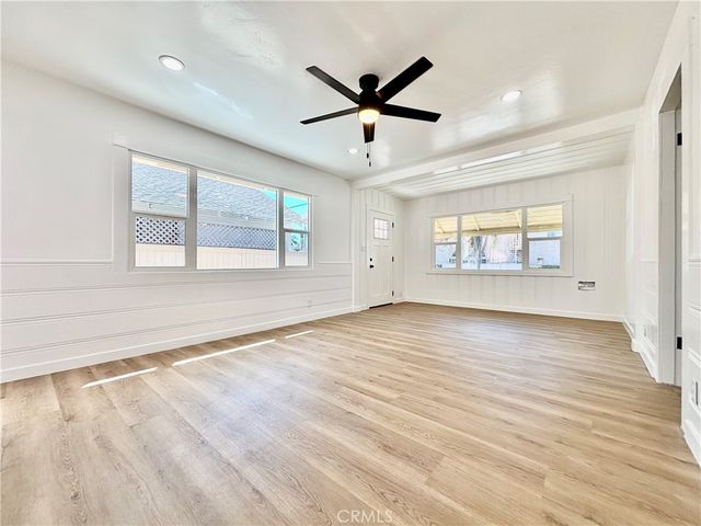 910 Acacia Avenue, Huntington Beach, CA 92648