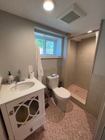 159 Willis Ave 1, Medford, MA 02115
