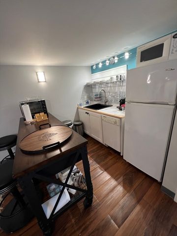 159 Willis Ave 1, Medford, MA 02115
