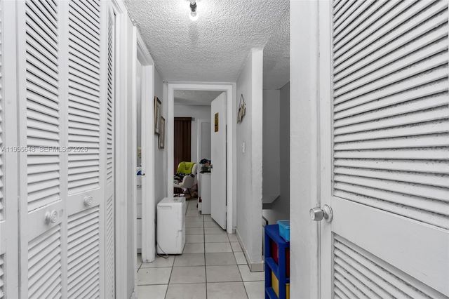 805 W 79th Place, Hialeah, FL 33014