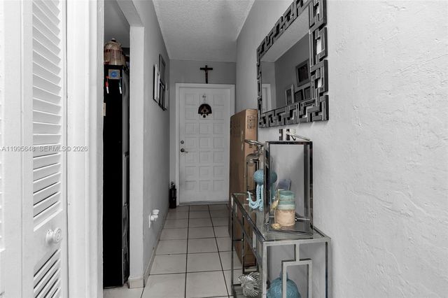 805 W 79th Place, Hialeah, FL 33014