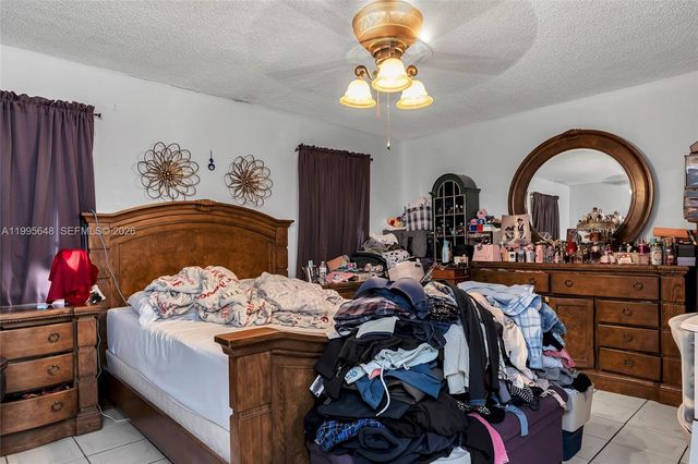 805 W 79th Place, Hialeah, FL 33014