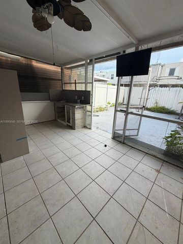 805 W 79th Place, Hialeah, FL 33014
