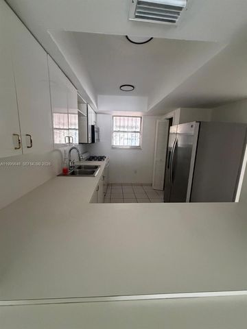 805 W 79th Place, Hialeah, FL 33014
