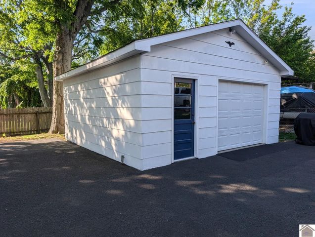 3344 Buckner Ln, Paducah, KY 42001
