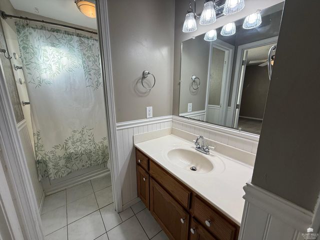 1904 Plymouth Road, Manhattan, KS 66503