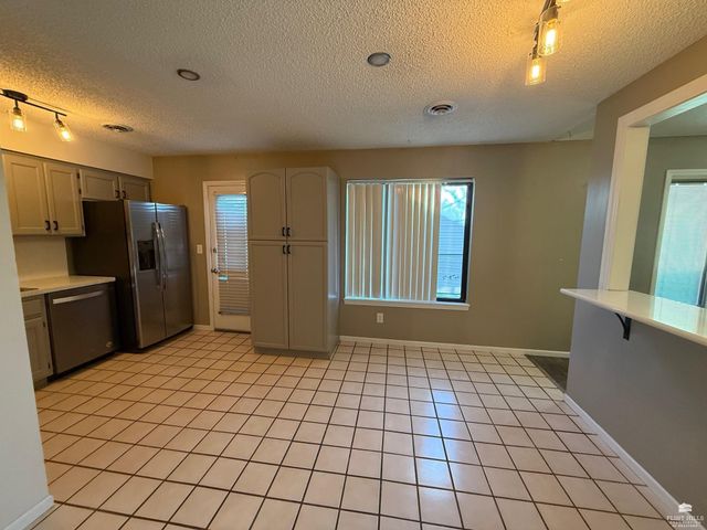 1904 Plymouth Road, Manhattan, KS 66503