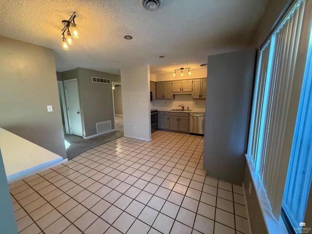 1904 Plymouth Road, Manhattan, KS 66503