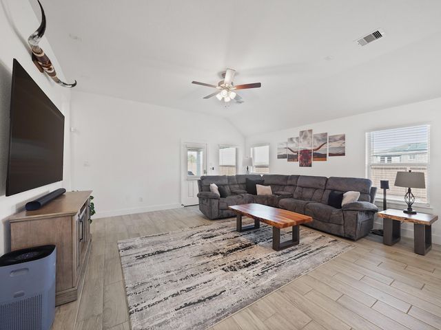 9 Alyssa Palms Drive, Manvel, TX 77578