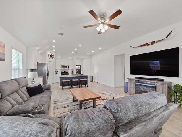 9 Alyssa Palms Drive, Manvel, TX 77578