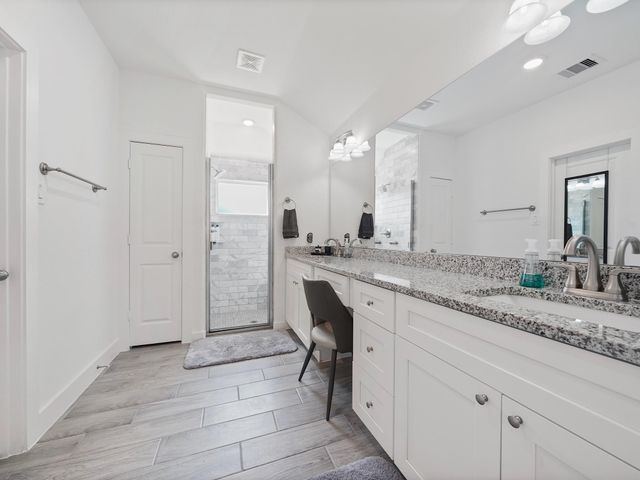 9 Alyssa Palms Drive, Manvel, TX 77578