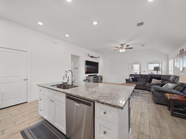 9 Alyssa Palms Drive, Manvel, TX 77578