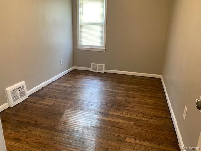 1820 Academy Street, Dearborn, MI 48124