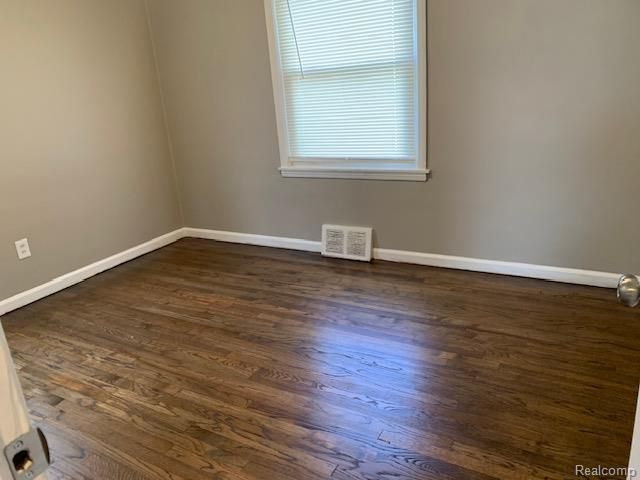 1820 Academy Street, Dearborn, MI 48124