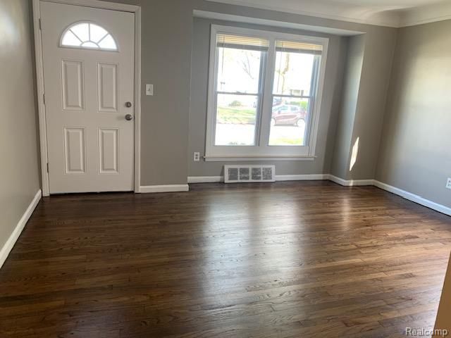 1820 Academy Street, Dearborn, MI 48124