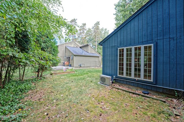 163 Arrow Wood Place, Malta, NY 12020