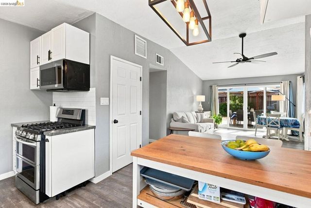 2620 Fordham ST, East Palo Alto, CA 94303