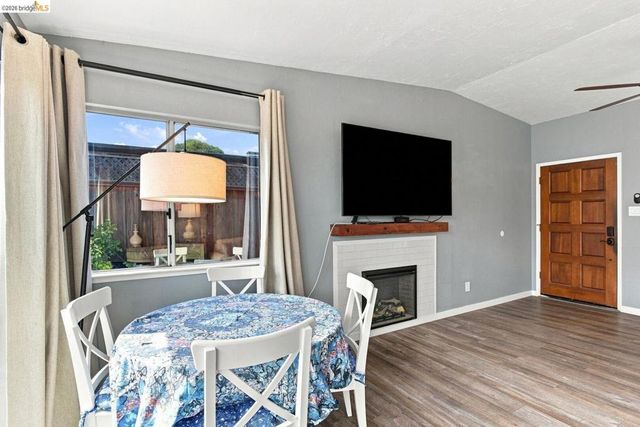 2620 Fordham ST, East Palo Alto, CA 94303