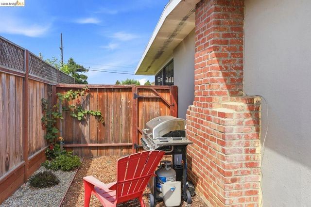 2620 Fordham ST, East Palo Alto, CA 94303