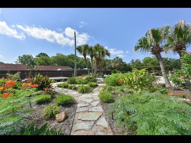 2204 Airline Drive, Friendswood, TX 77546