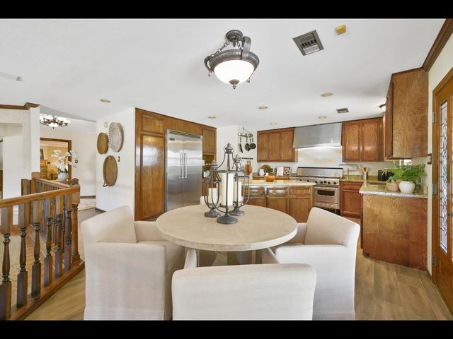 2204 Airline Drive, Friendswood, TX 77546