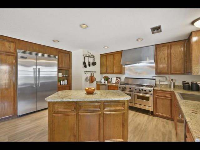 2204 Airline Drive, Friendswood, TX 77546