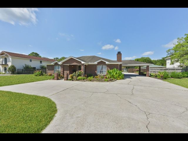 2204 Airline Drive, Friendswood, TX 77546