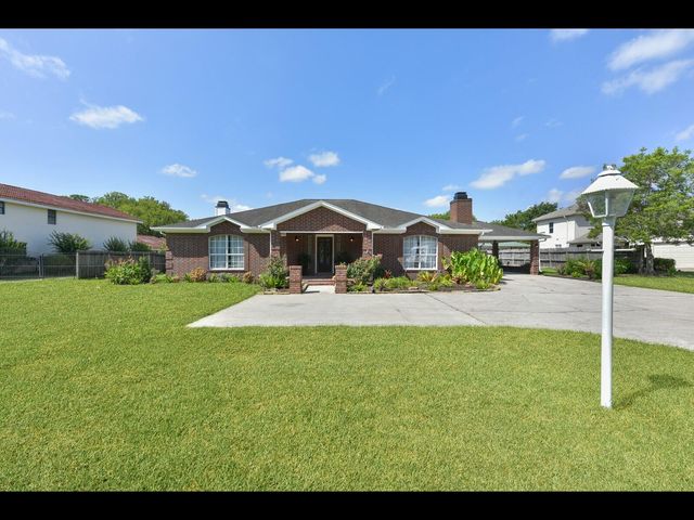 2204 Airline Drive, Friendswood, TX 77546