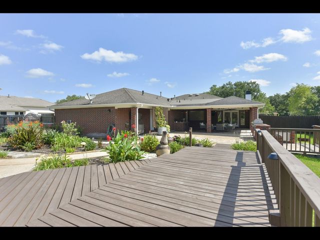 2204 Airline Drive, Friendswood, TX 77546