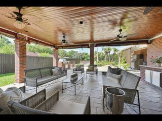 2204 Airline Drive, Friendswood, TX 77546