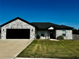 3816 Skylane Avenue, Corsicana, TX 75110