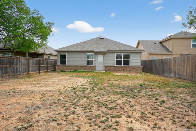 7519 Twin Pine Ct, Converse, TX 78109