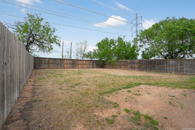 7519 Twin Pine Ct, Converse, TX 78109