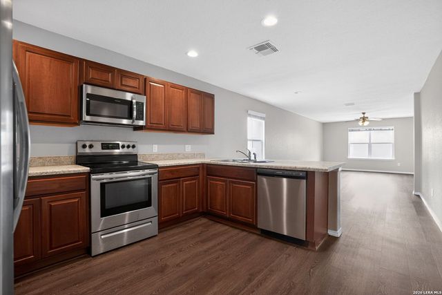 7519 Twin Pine Ct, Converse, TX 78109