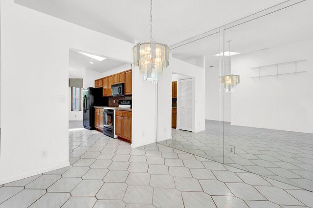 8799 Sonoma Lake Boulevard, Boca Raton, FL 33434