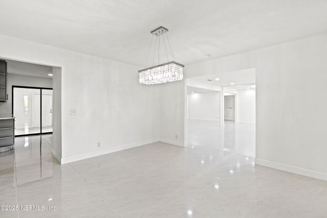 2917 ISSER Court, Jacksonville, FL 32257