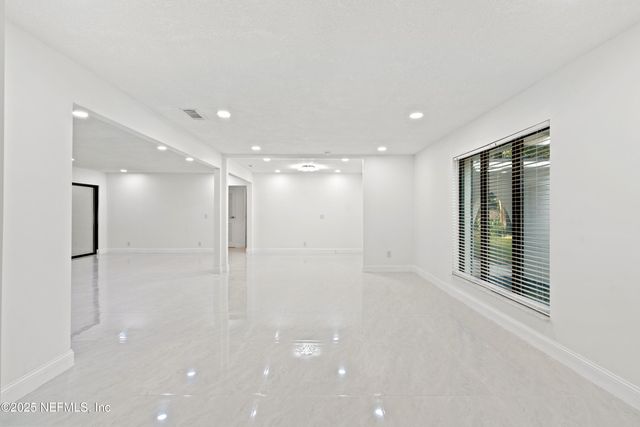 2917 ISSER Court, Jacksonville, FL 32257