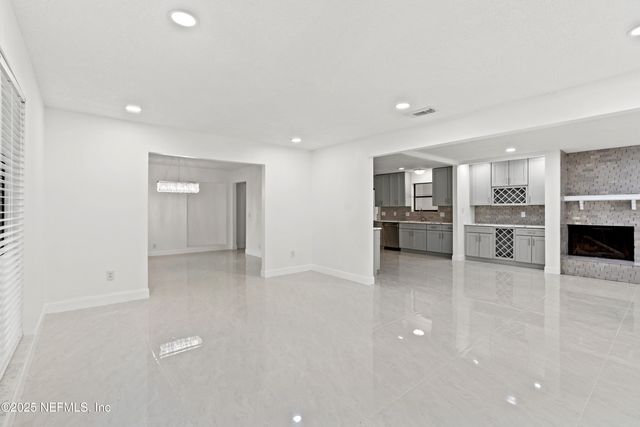 2917 ISSER Court, Jacksonville, FL 32257