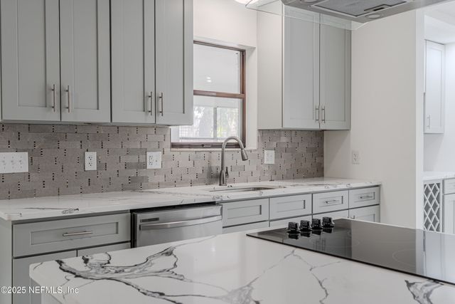 2917 ISSER Court, Jacksonville, FL 32257