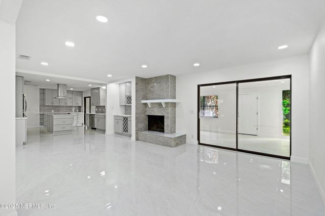 2917 ISSER Court, Jacksonville, FL 32257