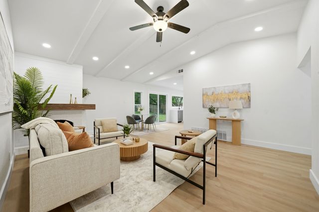 1209 Briarcove Drive, Richardson, TX 75081