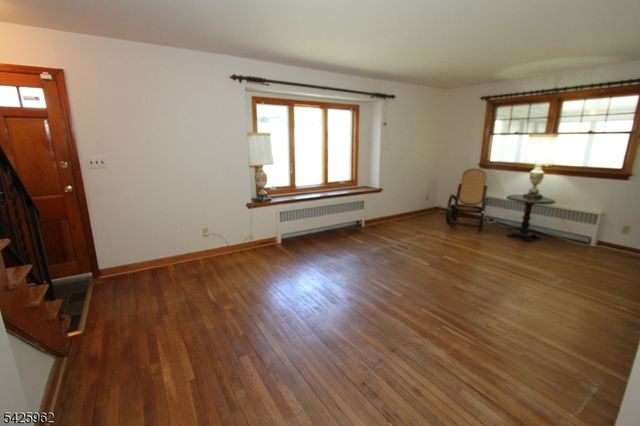 71 Dawn Ave, North Haledon Boro, NJ 07508