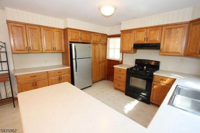 71 Dawn Ave, North Haledon Boro, NJ 07508